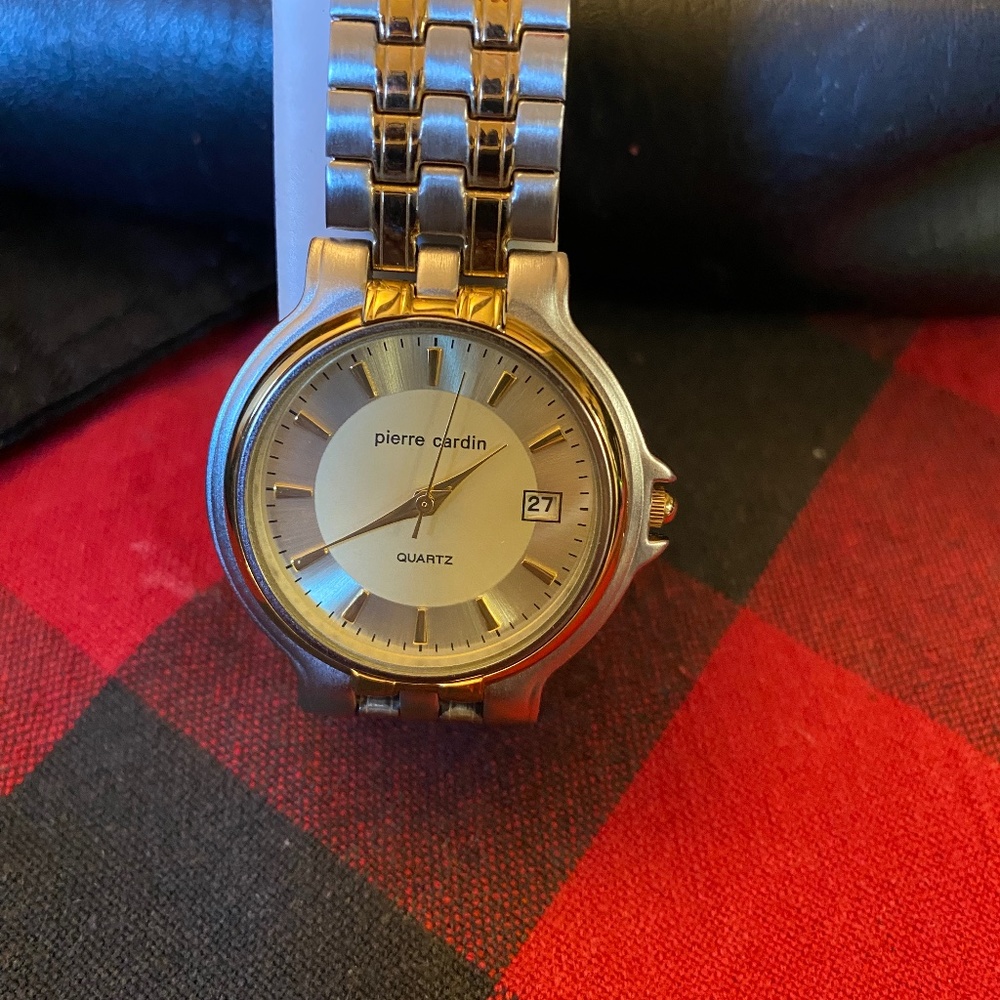 in good condition Pierre Cardin watch(need battery)